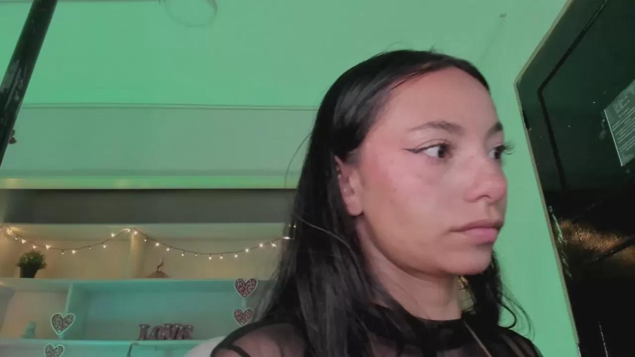 Aura_Janssen on Cam4 
