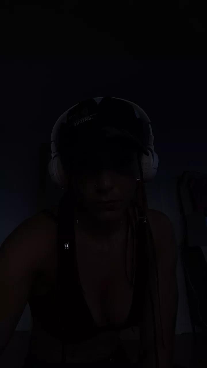 Auramalkxxx on Cam4 