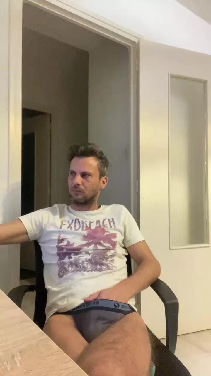 Babyboy2021xxx on Cam4 