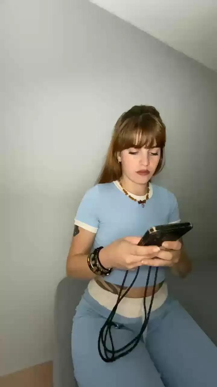 BabyGi23 on Cam4 