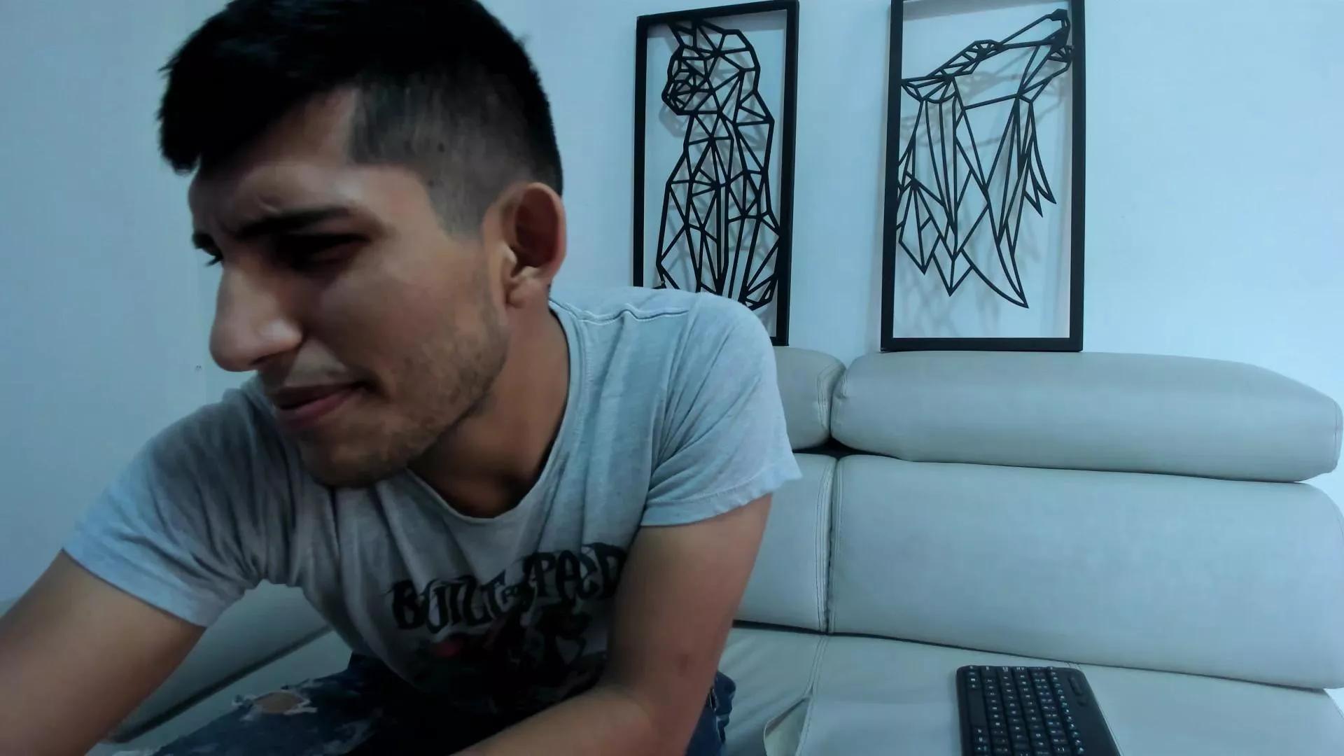 BarbieAndAndru on Cam4 