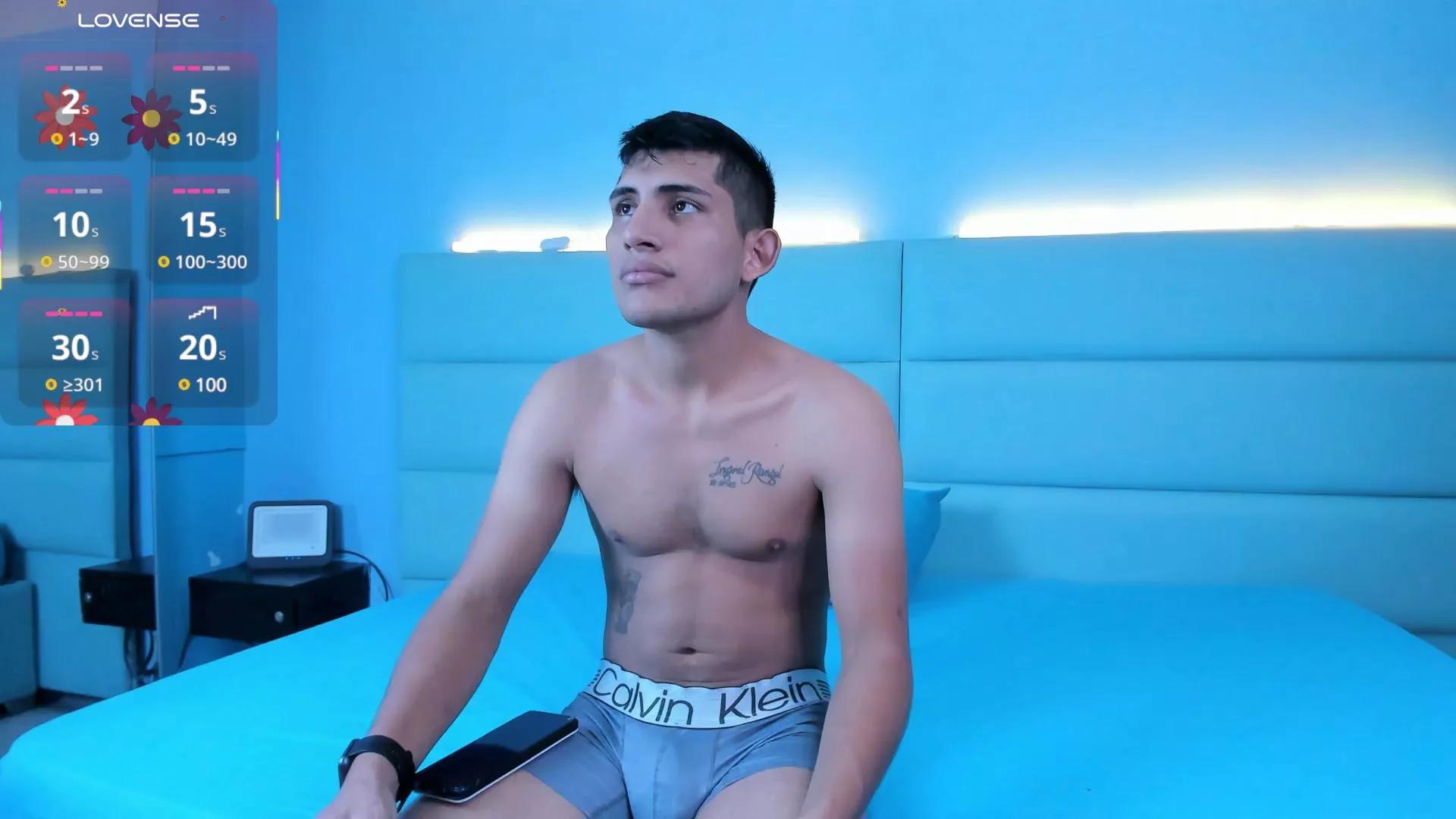 BarbieAndAndru on Cam4 