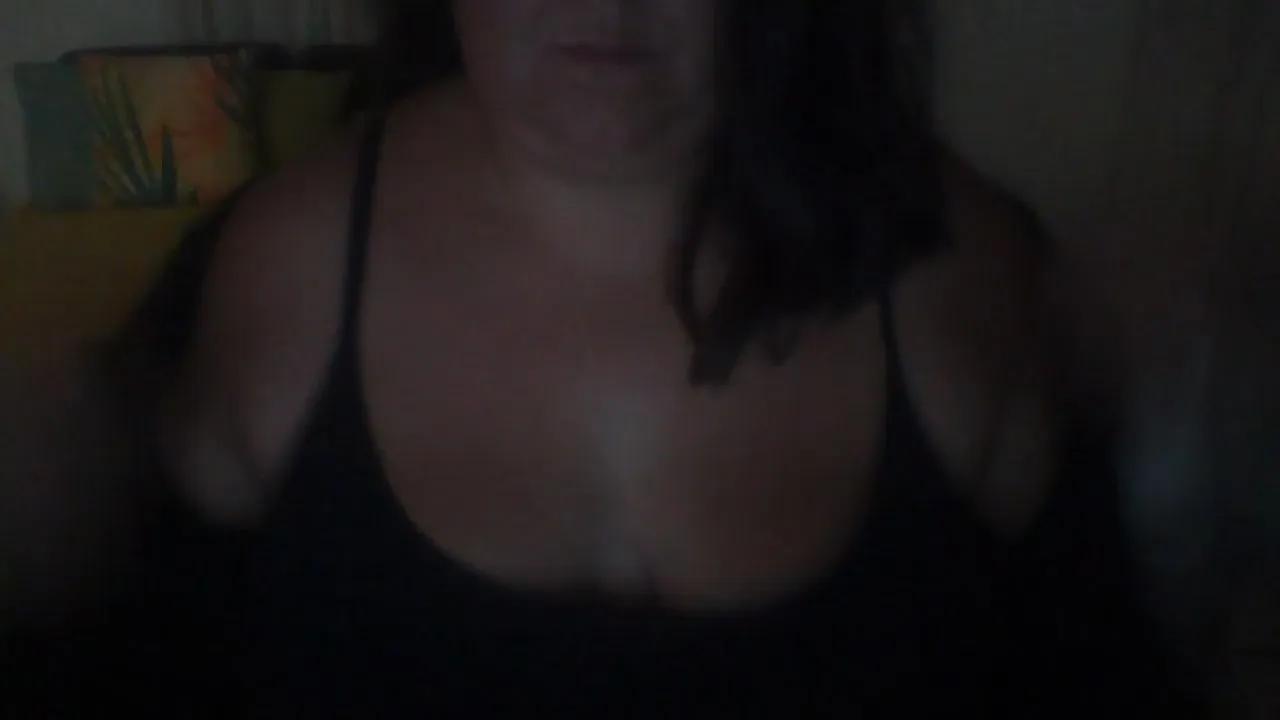 Bembeleza on Cam4 
