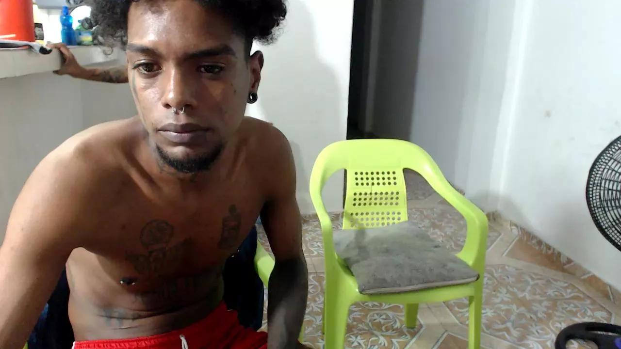 bigblackhottx1 on Cam4 