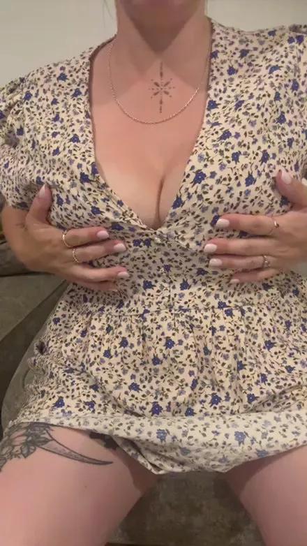 bigboob19 on Cam4 
