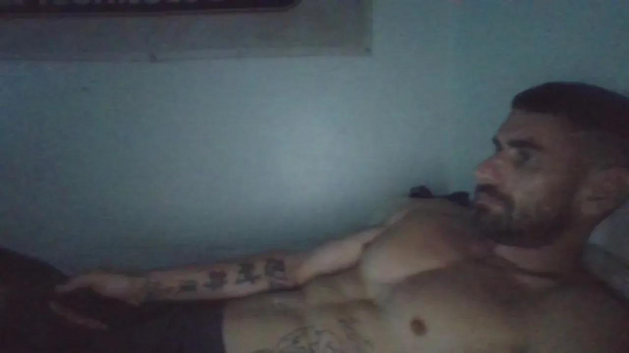 Offline Bigtoyguy34 on Cam4