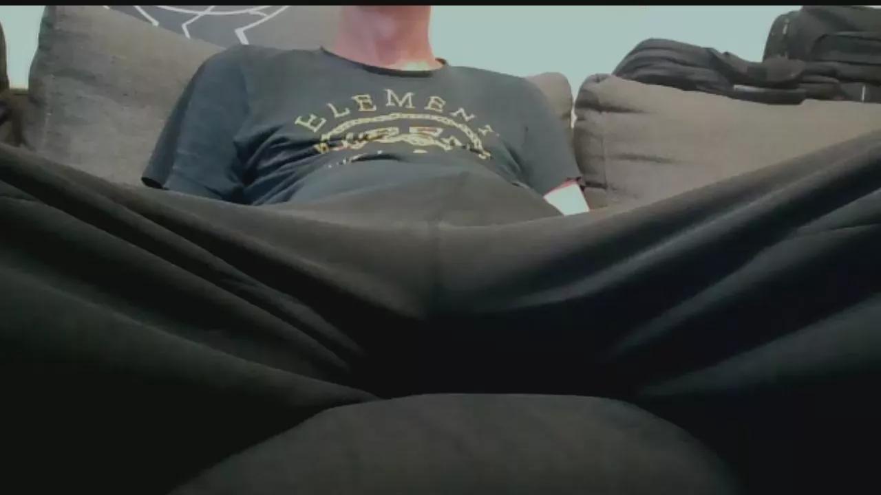 Bobbylee74 on Cam4 