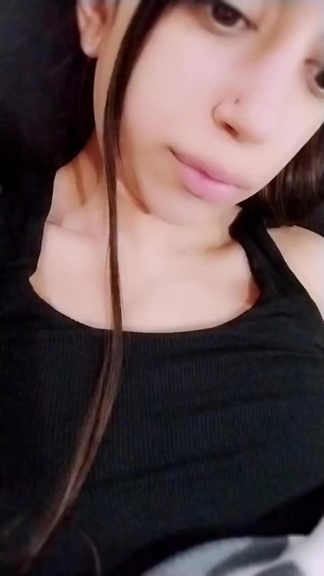 Offline Bratzhot on Cam4