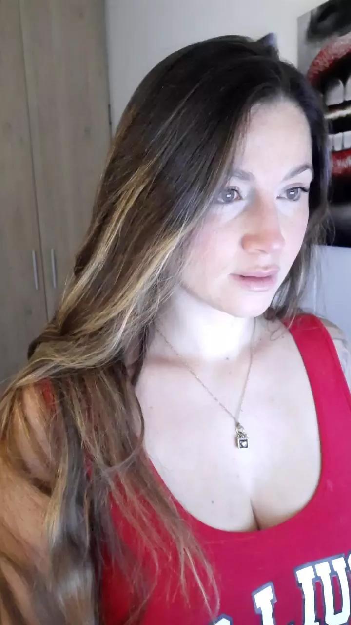 BruunaLove_ on Cam4 