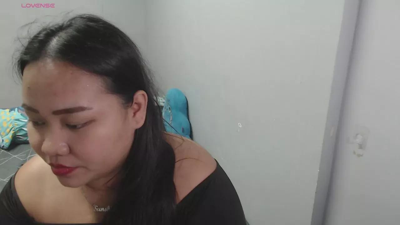 BubbleButtPinay on Cam4 