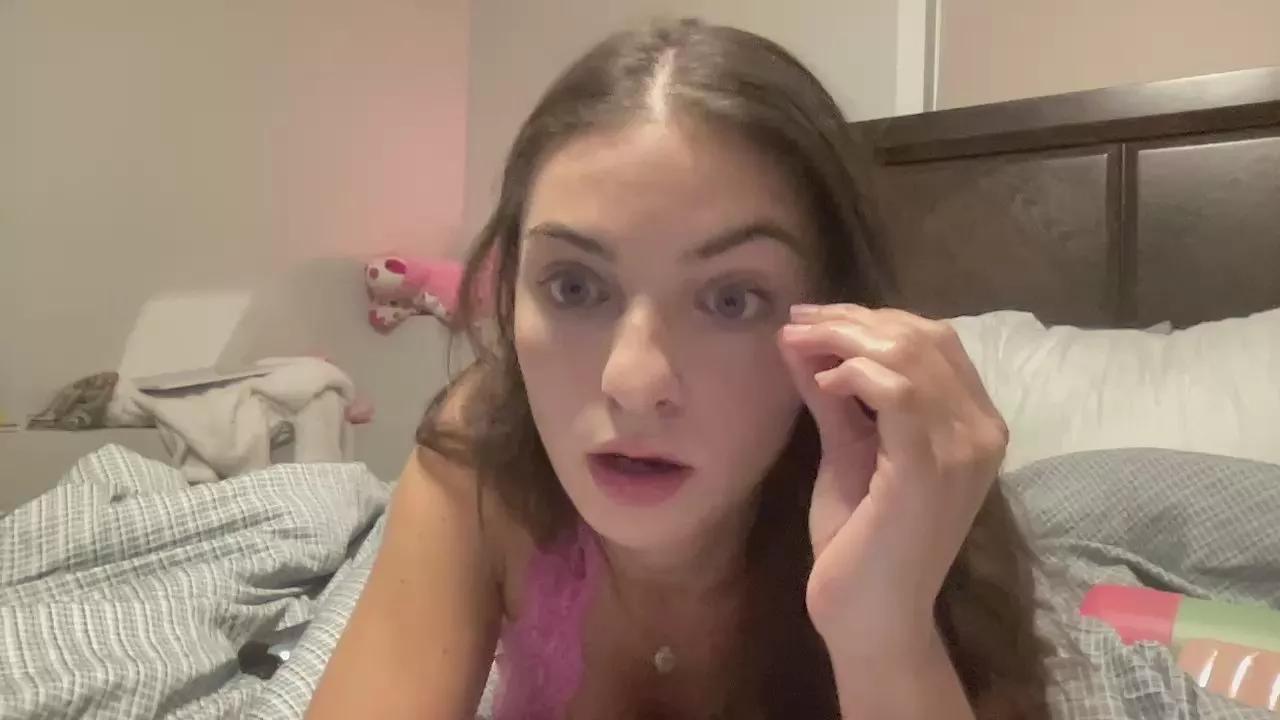 bunnyblu3 on Cam4 