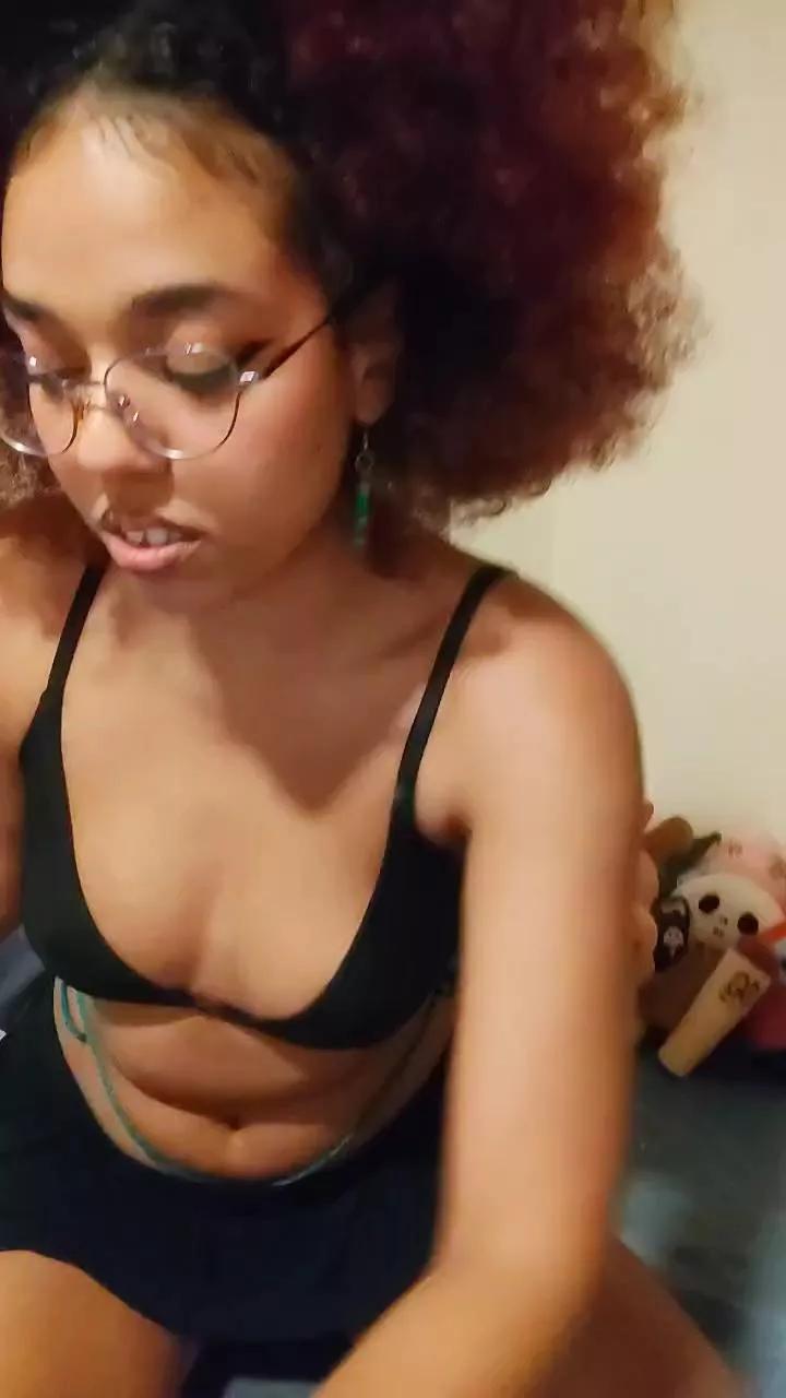 CapyTheCow420 on Cam4 