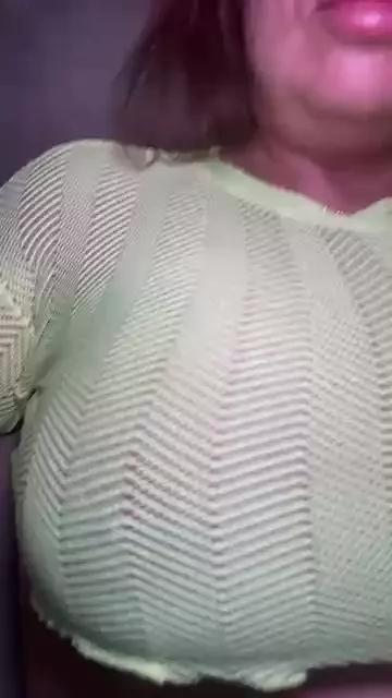 Chicacomepollas on Cam4 