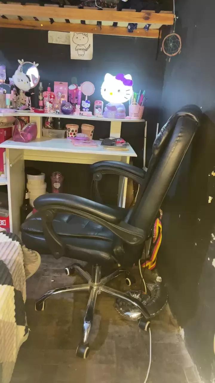 coke1nkitty on Cam4 