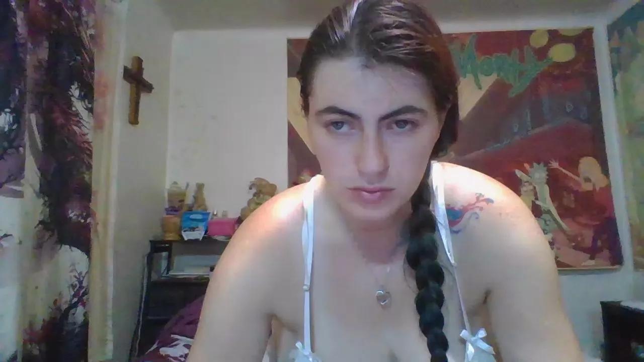 cumlilredslut on Cam4 