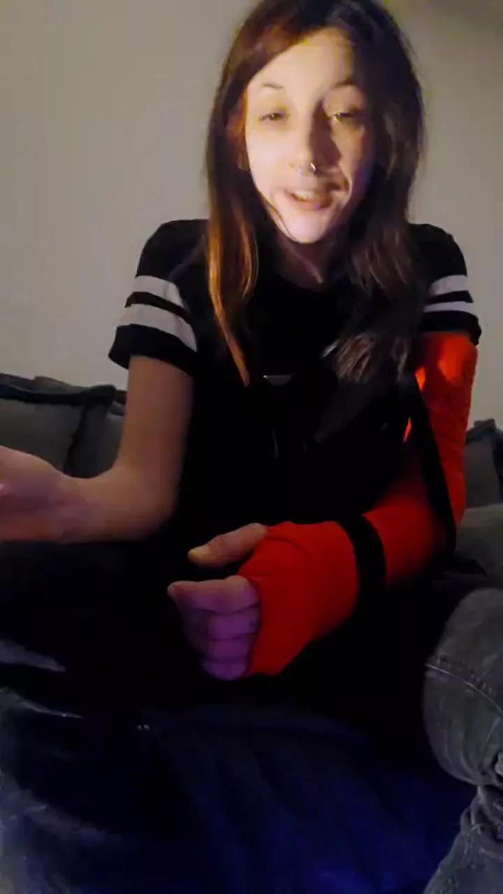 Daddysgirl90 on Cam4 