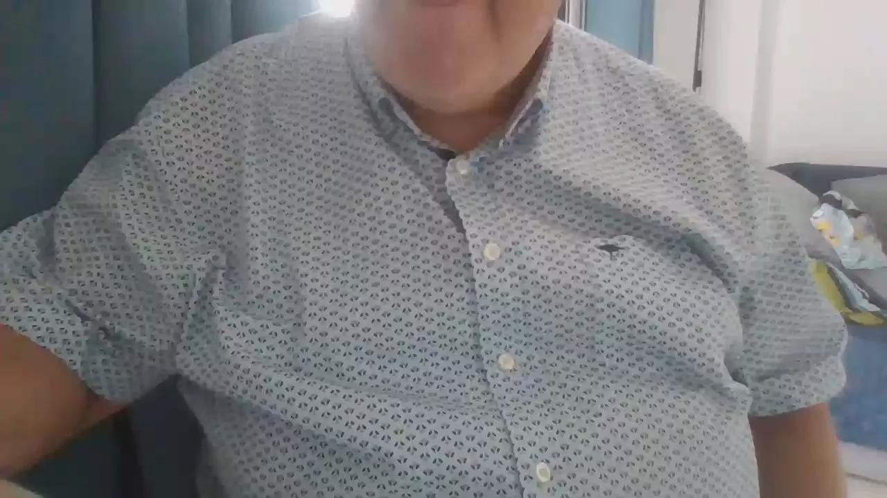 Dadybear on Cam4 