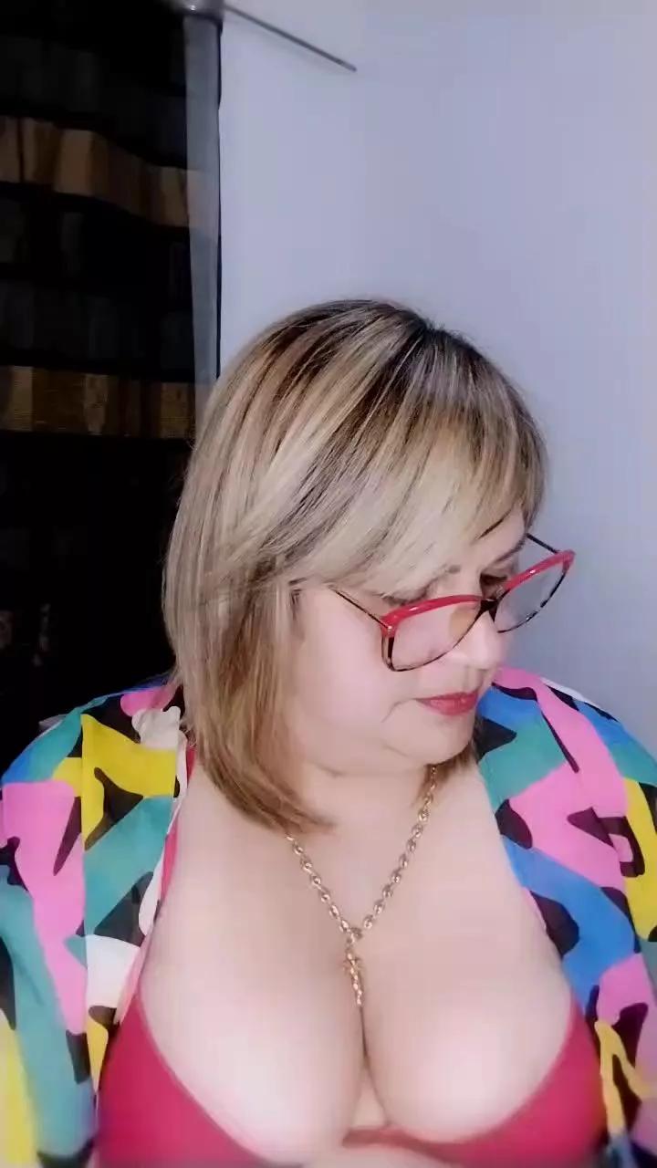 Danna197 on Cam4 