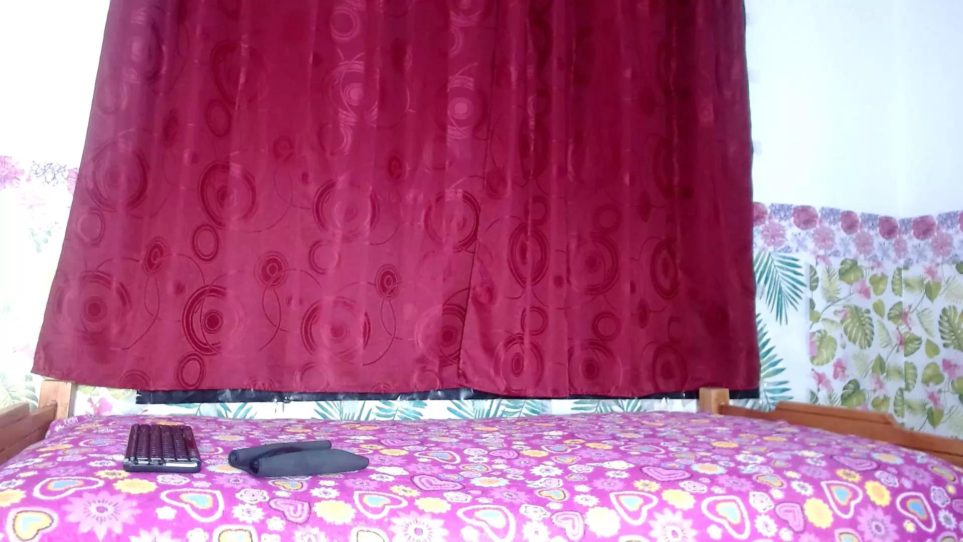 daphne18 on Cam4 