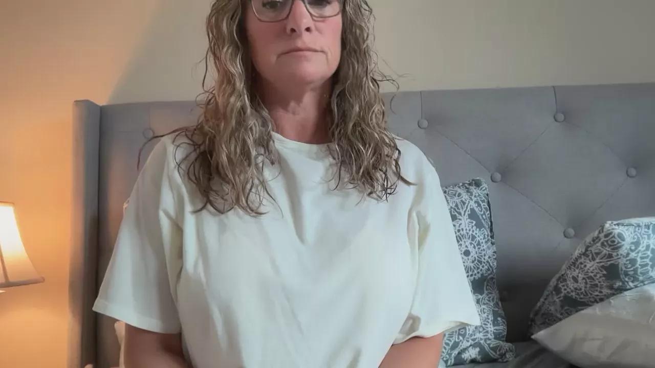 DDD_frenchlove on Cam4 