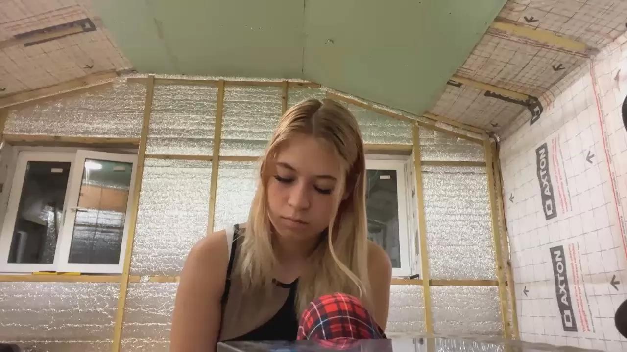 DeneenDargie on Cam4 