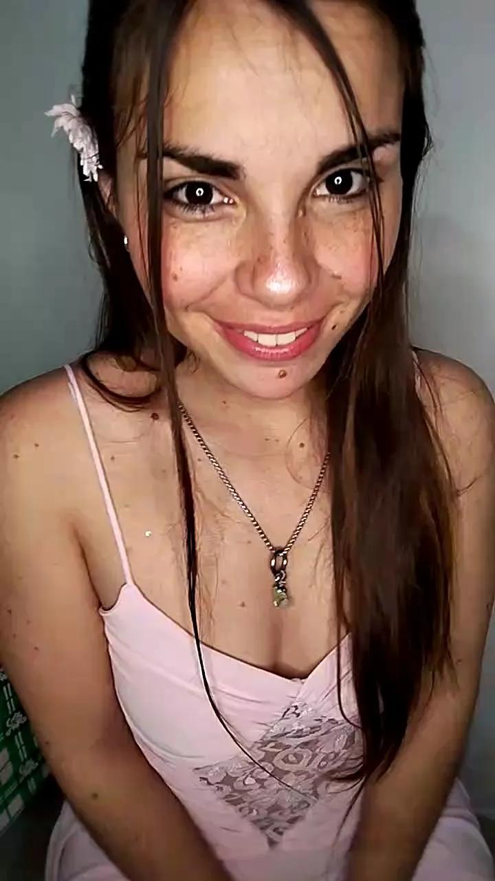 Desiree025 from Cam4