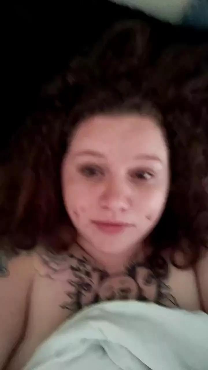 Dirtyginger98 on Cam4 