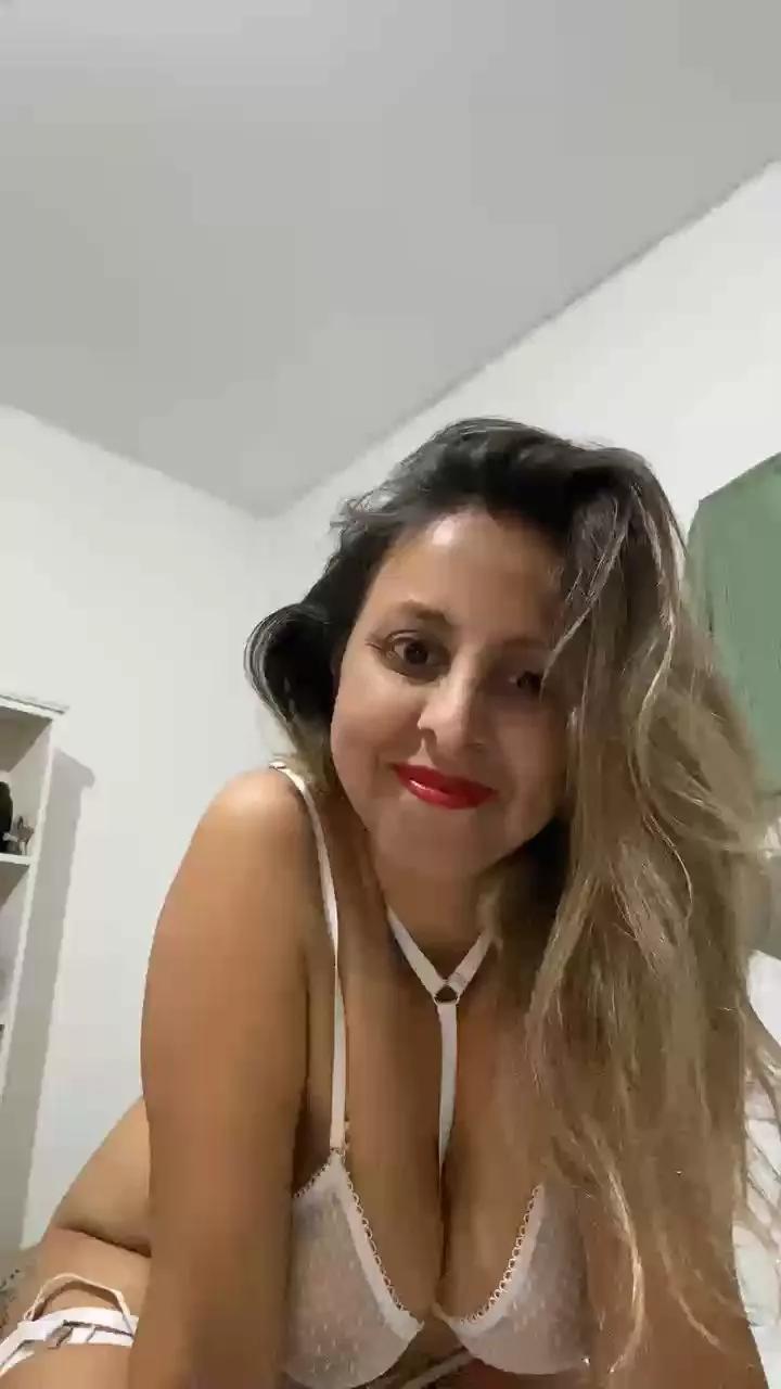 DolceyPaloma27 on Cam4 