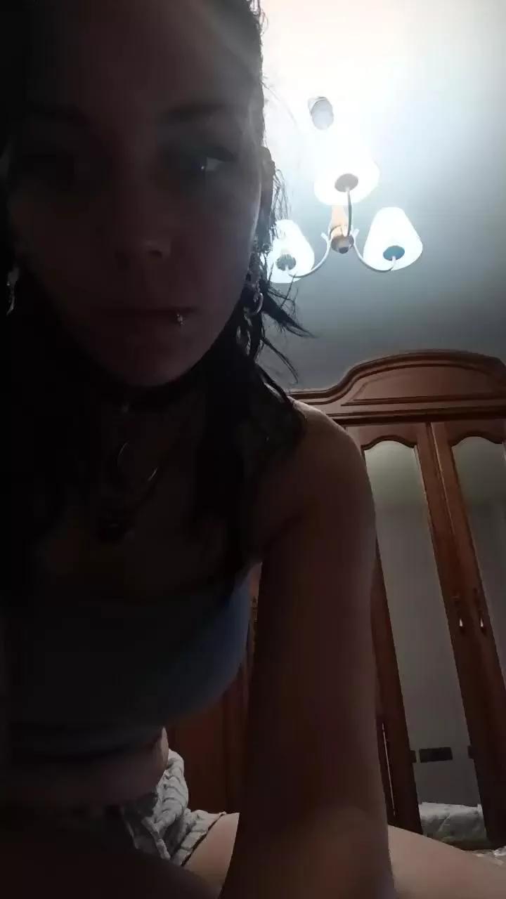 Dragona18 on Cam4 