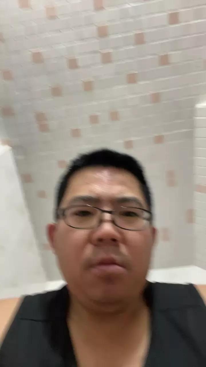 Edgemebear69 on Cam4 