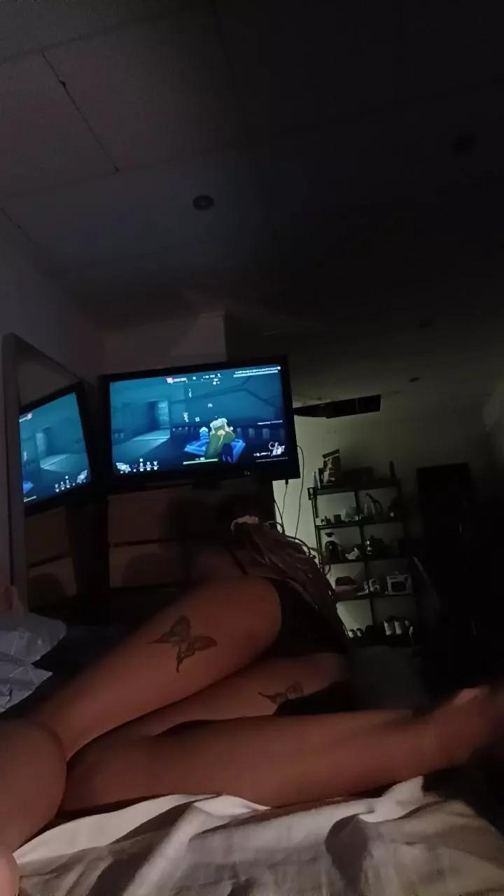 elleblue_sexy on Cam4 