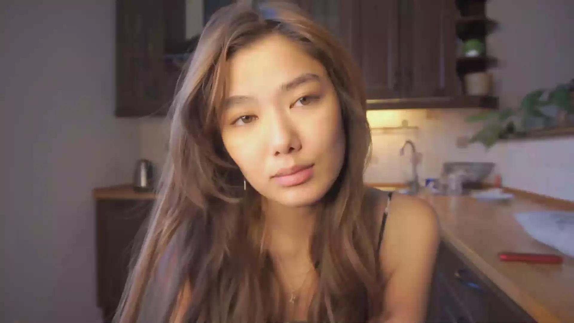 ElletteBenny on Cam4 