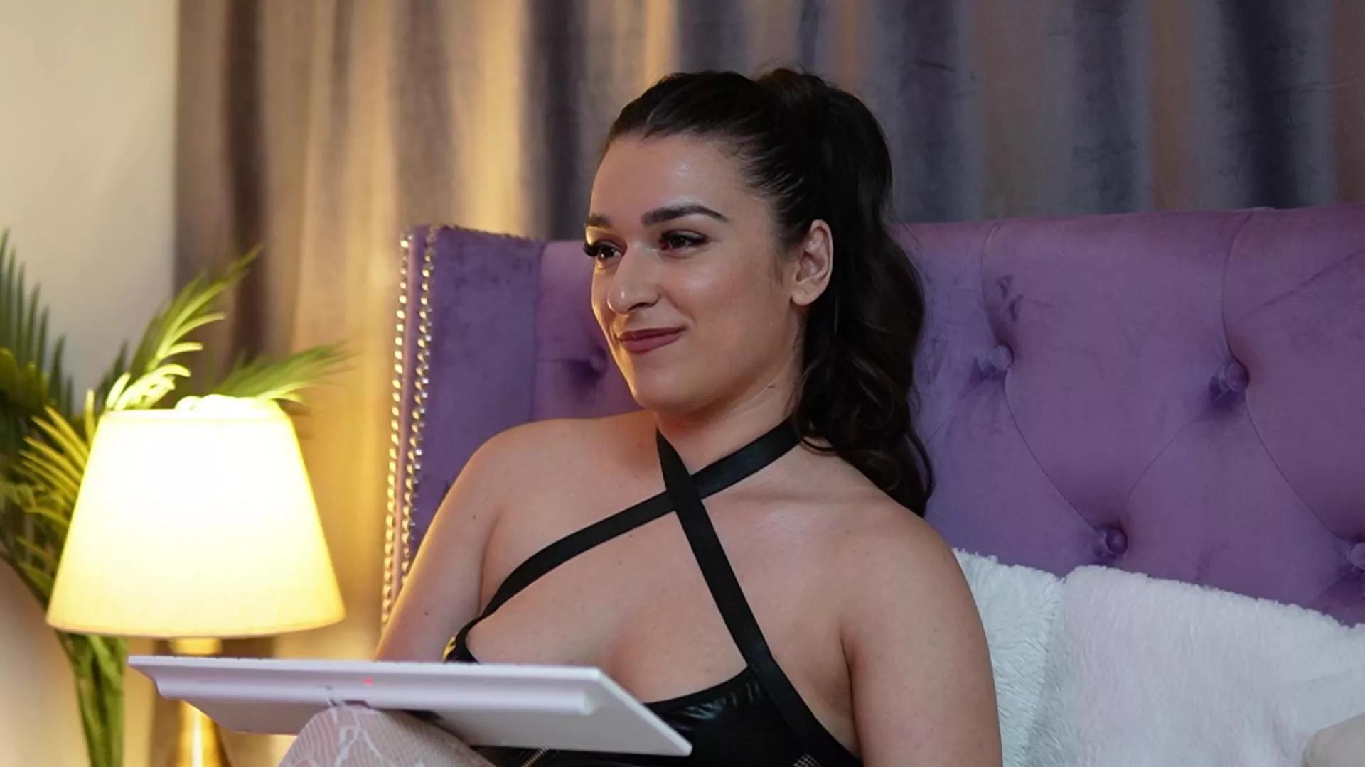 EmmaDallas on Cam4 