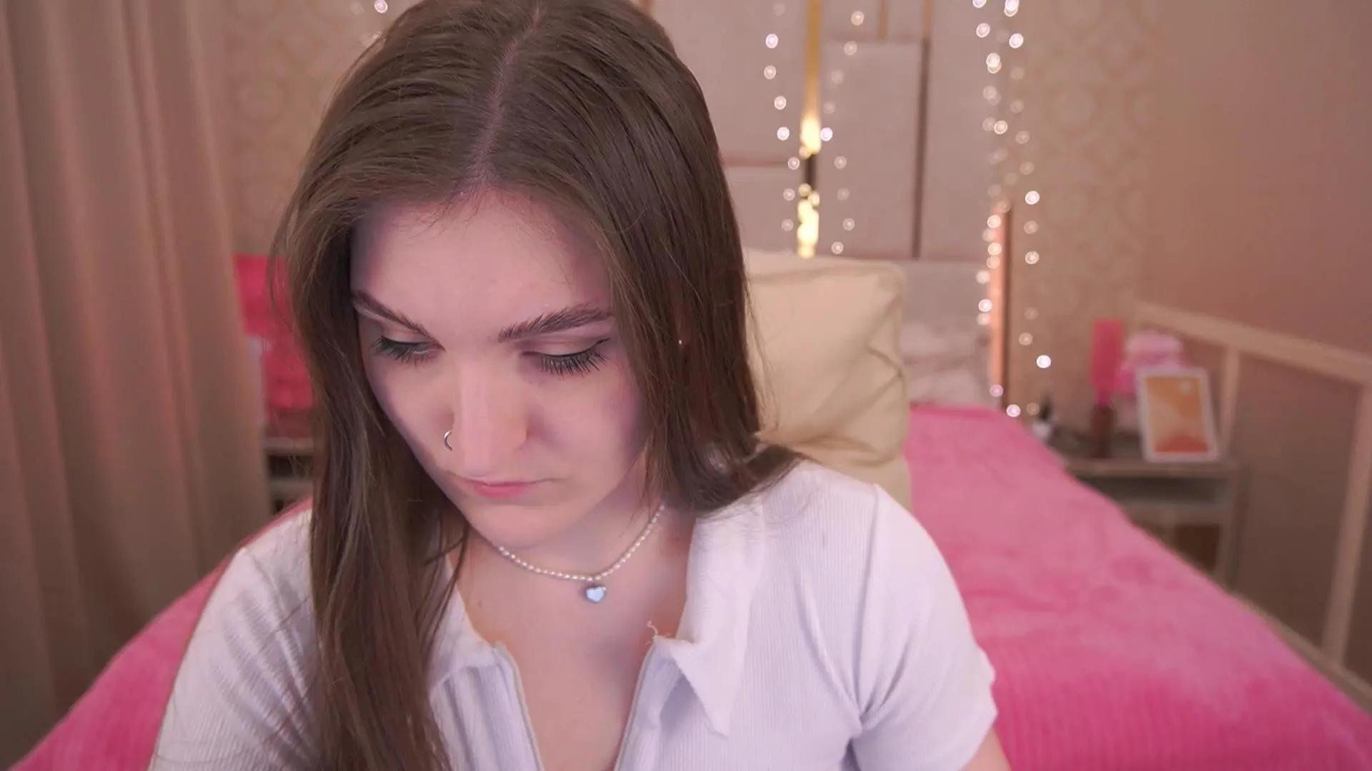 EmmyCharm on Cam4 