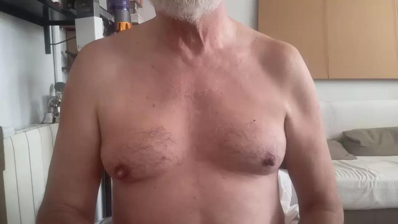 erre4fff on Cam4 