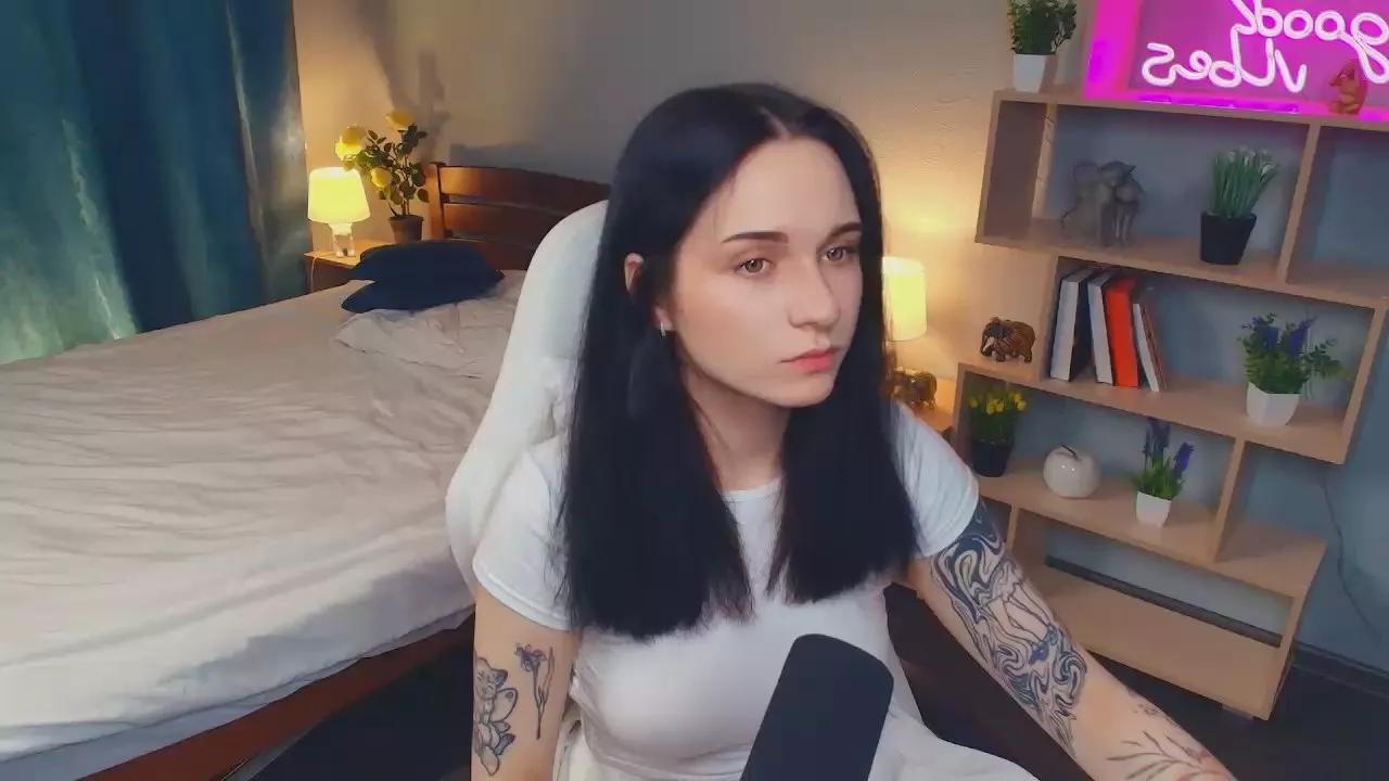 FannyDrewett on Cam4 