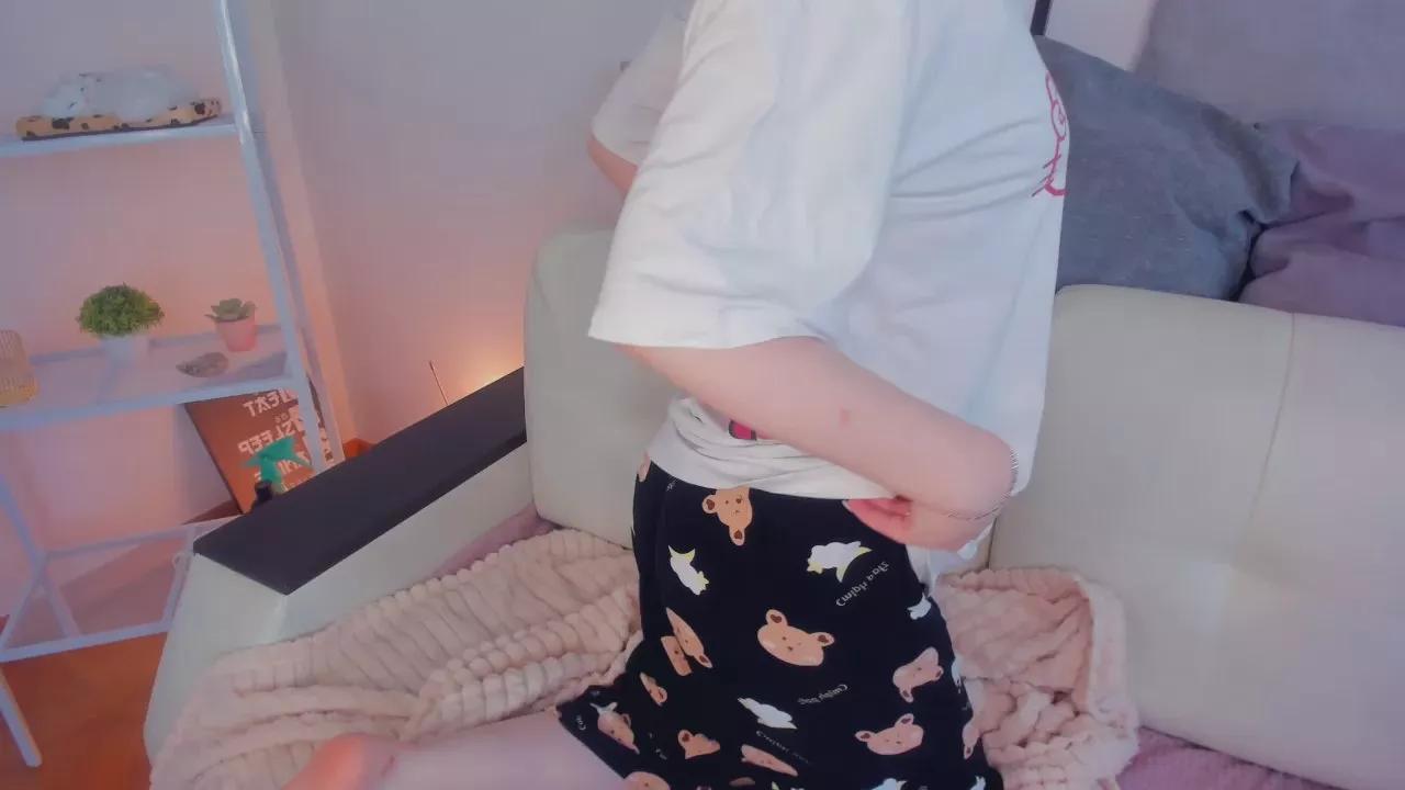 FloraAskins on Cam4 