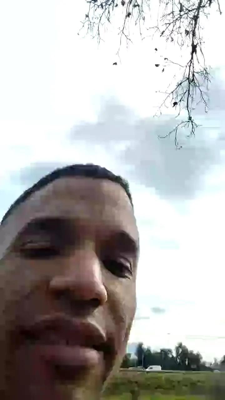 Francopolo23xxl on Cam4