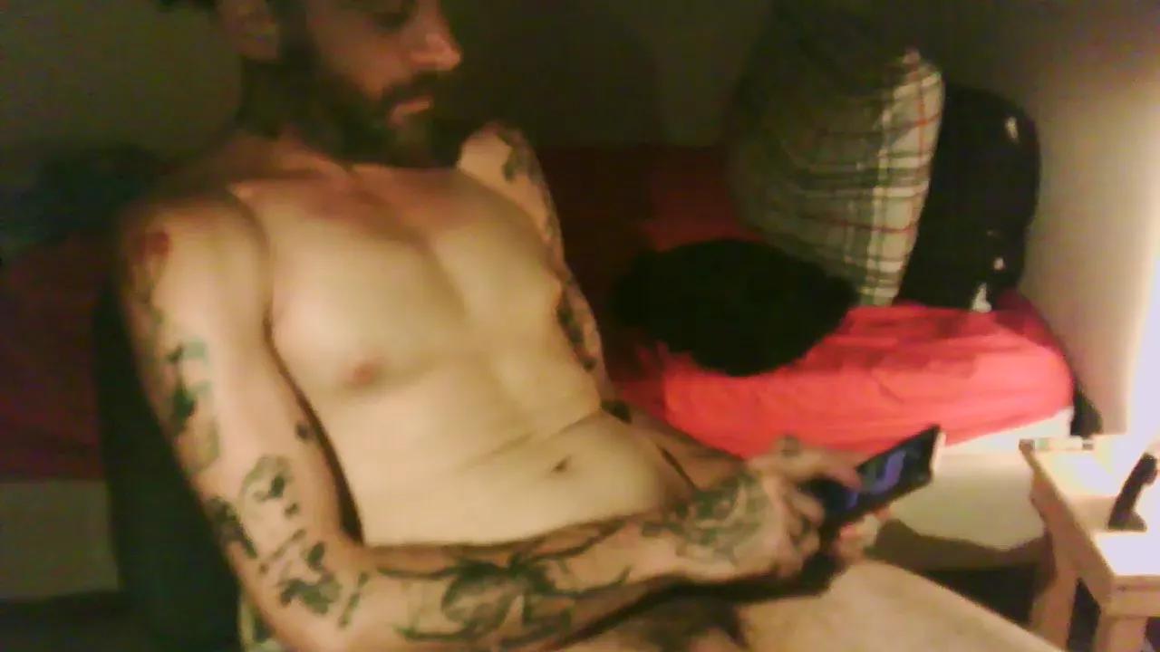 FreeRiuk on Cam4 