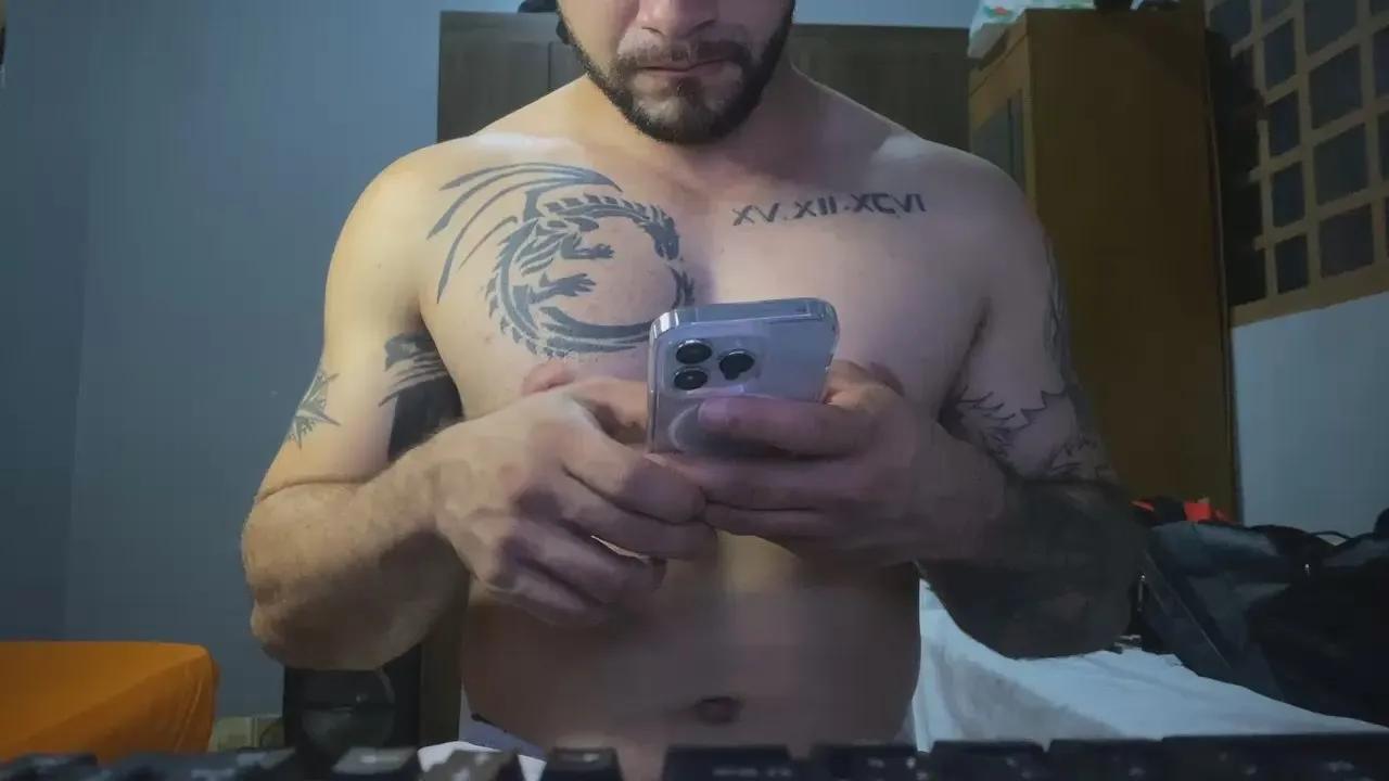 gamer_lol03 on Cam4
