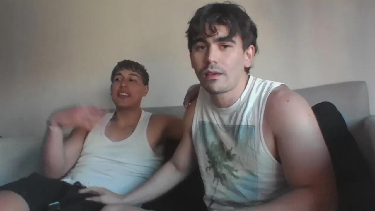 gualas on Cam4
