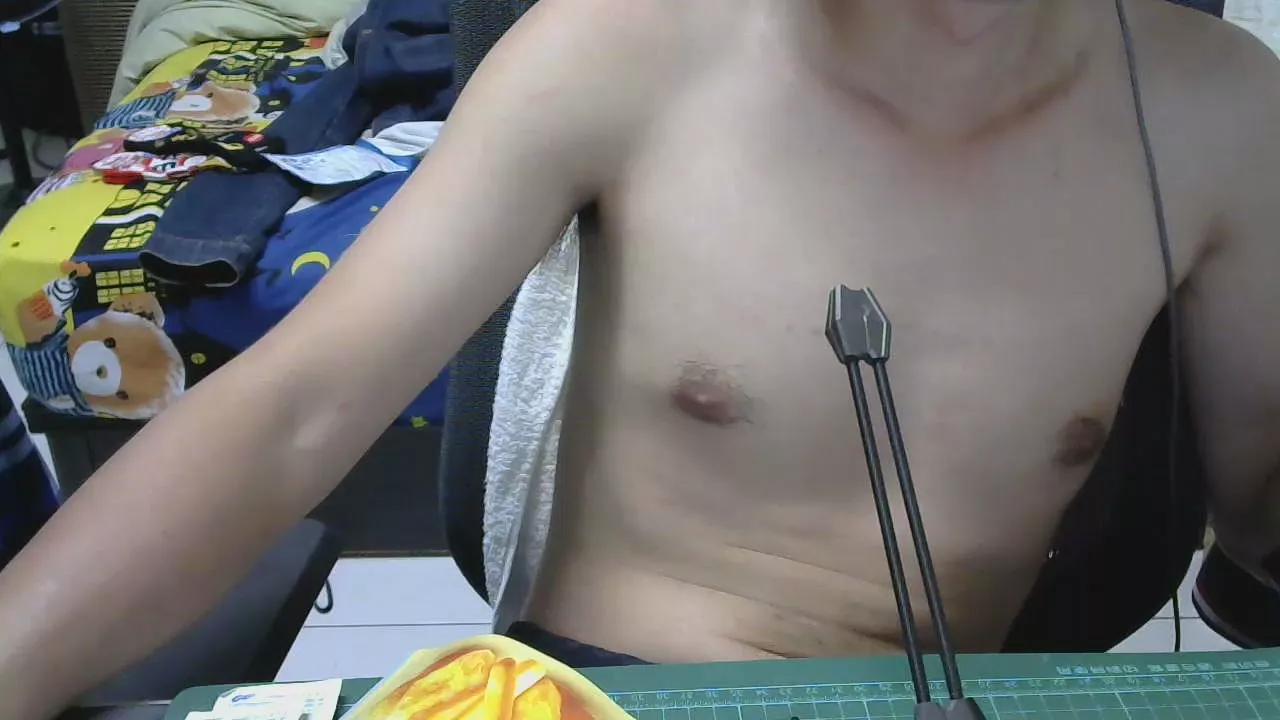H0119 on Cam4 