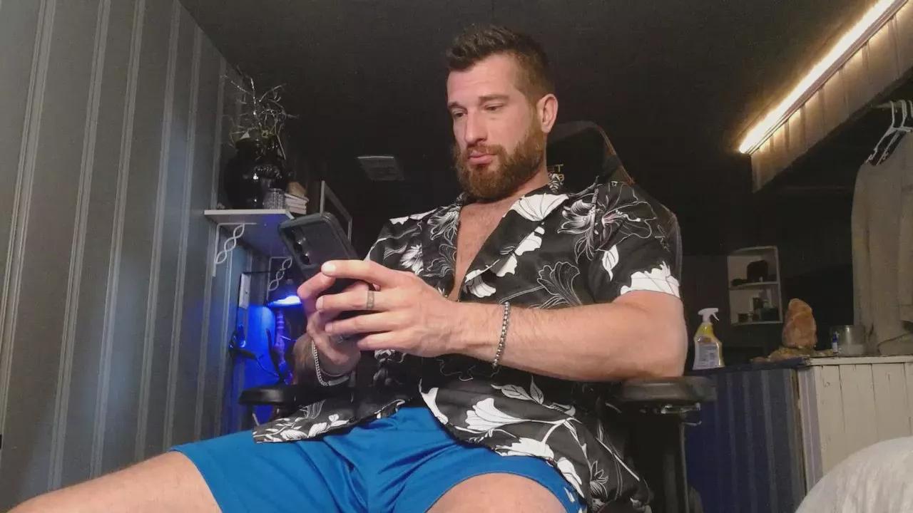 H_Daddy on Cam4 