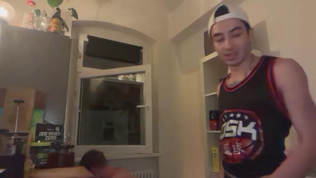 Heikhoe69 on Cam4 