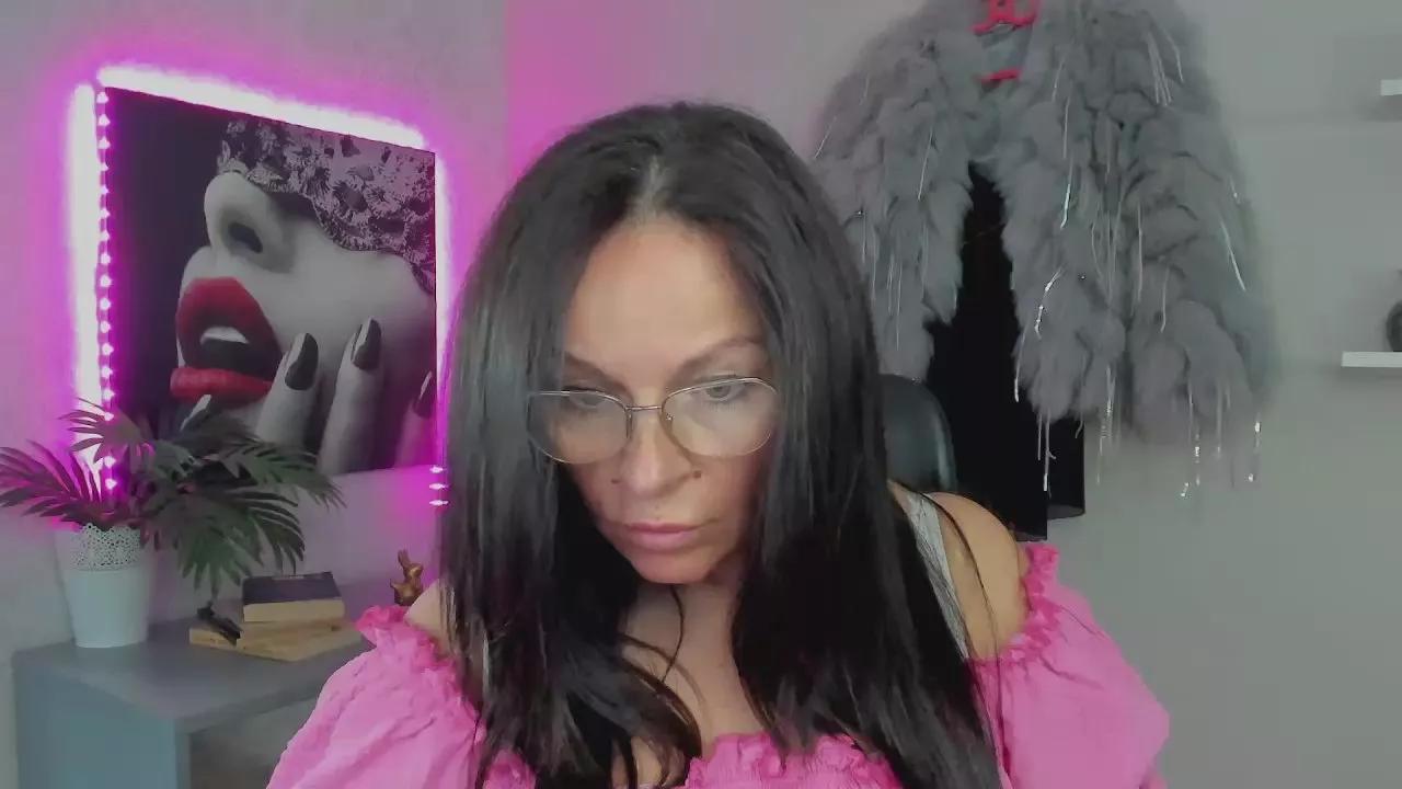 Helen_Wild on Cam4 