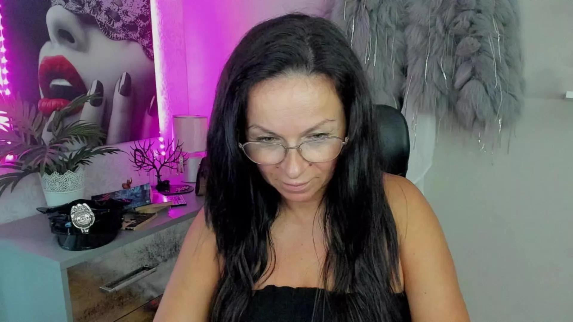 Helen_Wild on Cam4 