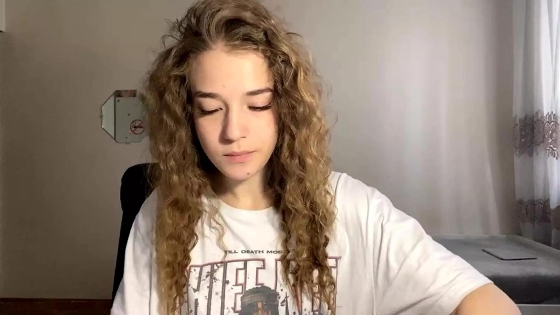 HildaGoffin on Cam4 