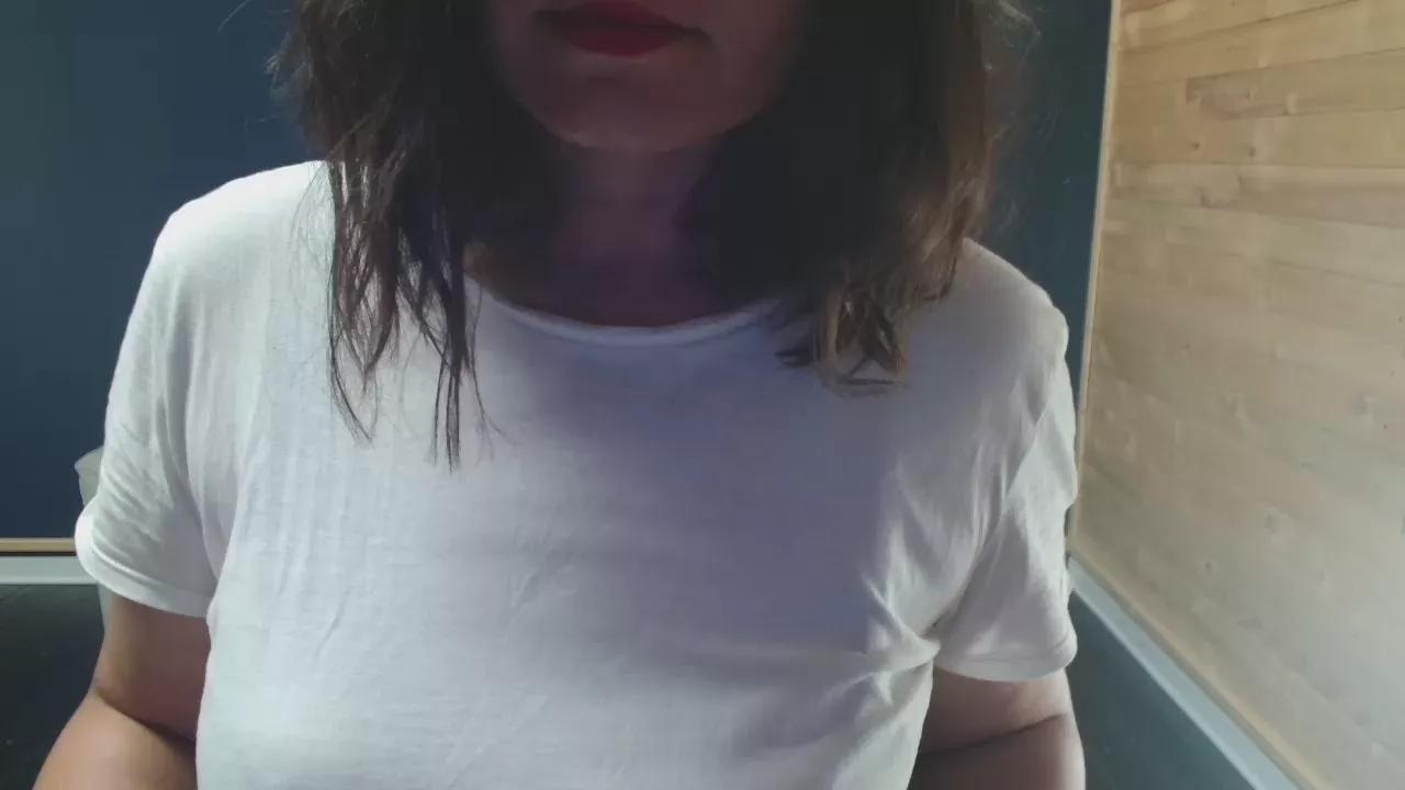 Hilldy_32 on Cam4 