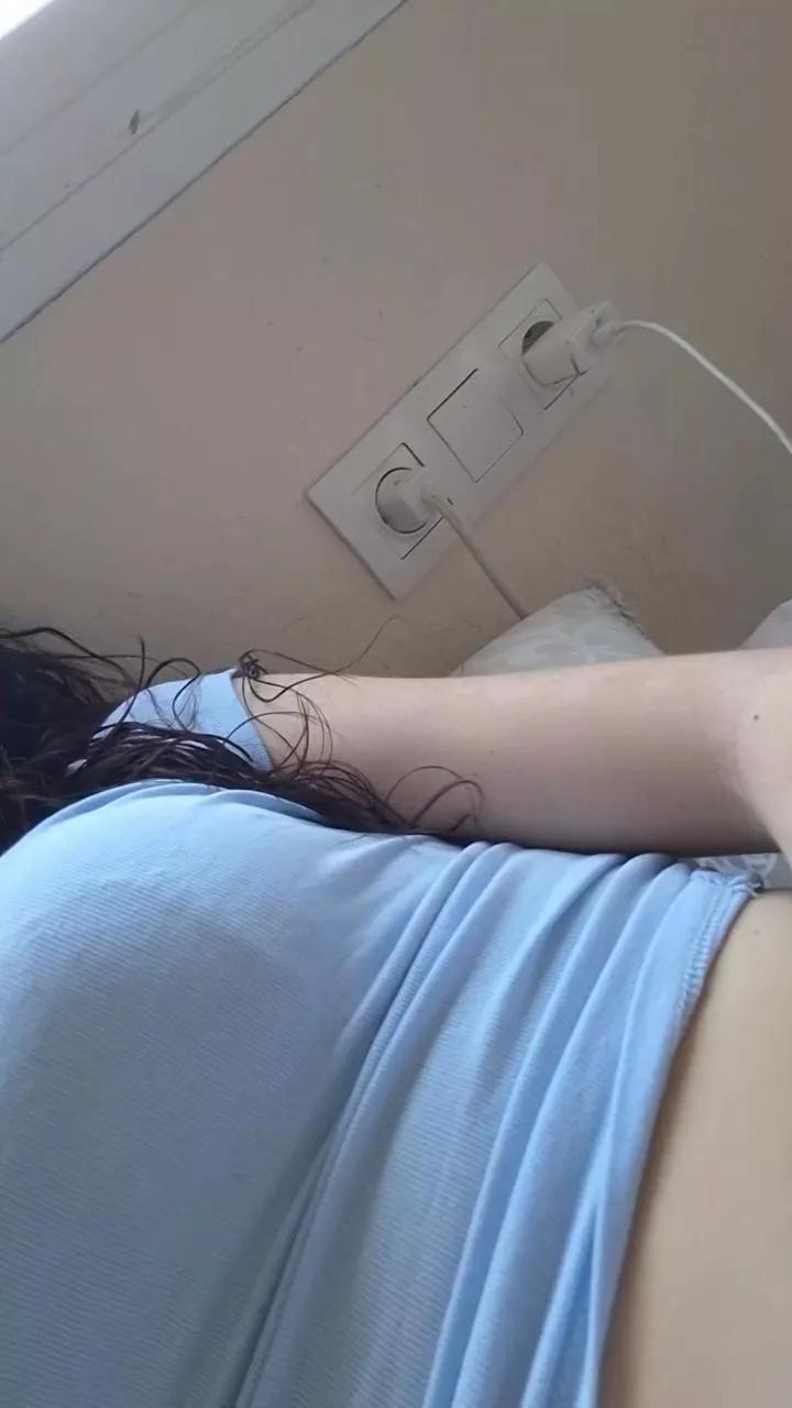 Hoooot08 on Cam4 