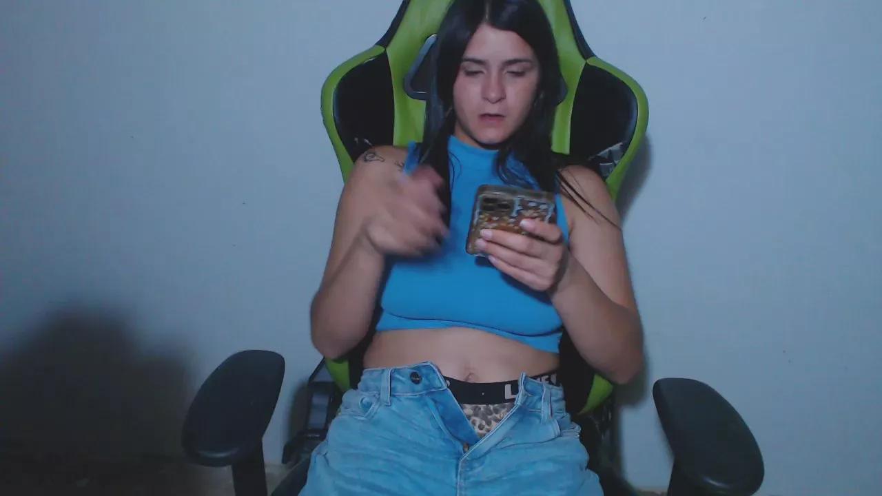 Hotcollege29 on Cam4 